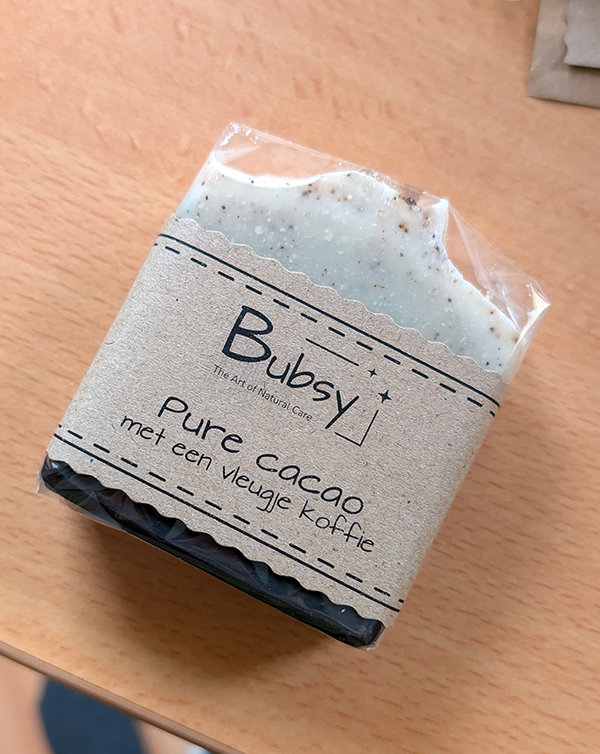 Pure Cacao Zeep met Koffie Scrub
